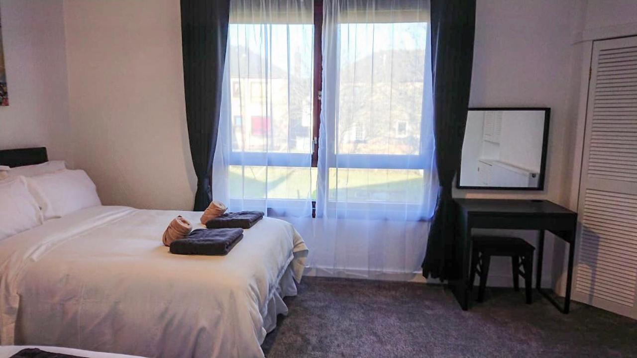 Carnock Road Apartment - Silverburn Shopping Centre Glasgow Extérieur photo