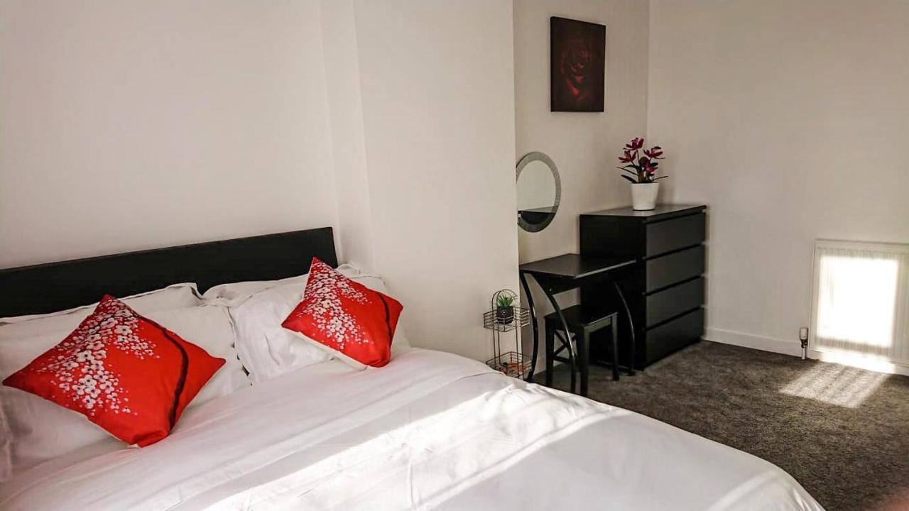 Carnock Road Apartment - Silverburn Shopping Centre Glasgow Extérieur photo